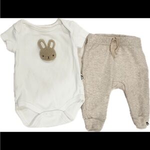🔴Baby Onesie and Pants Set with Bunny Design🔴
